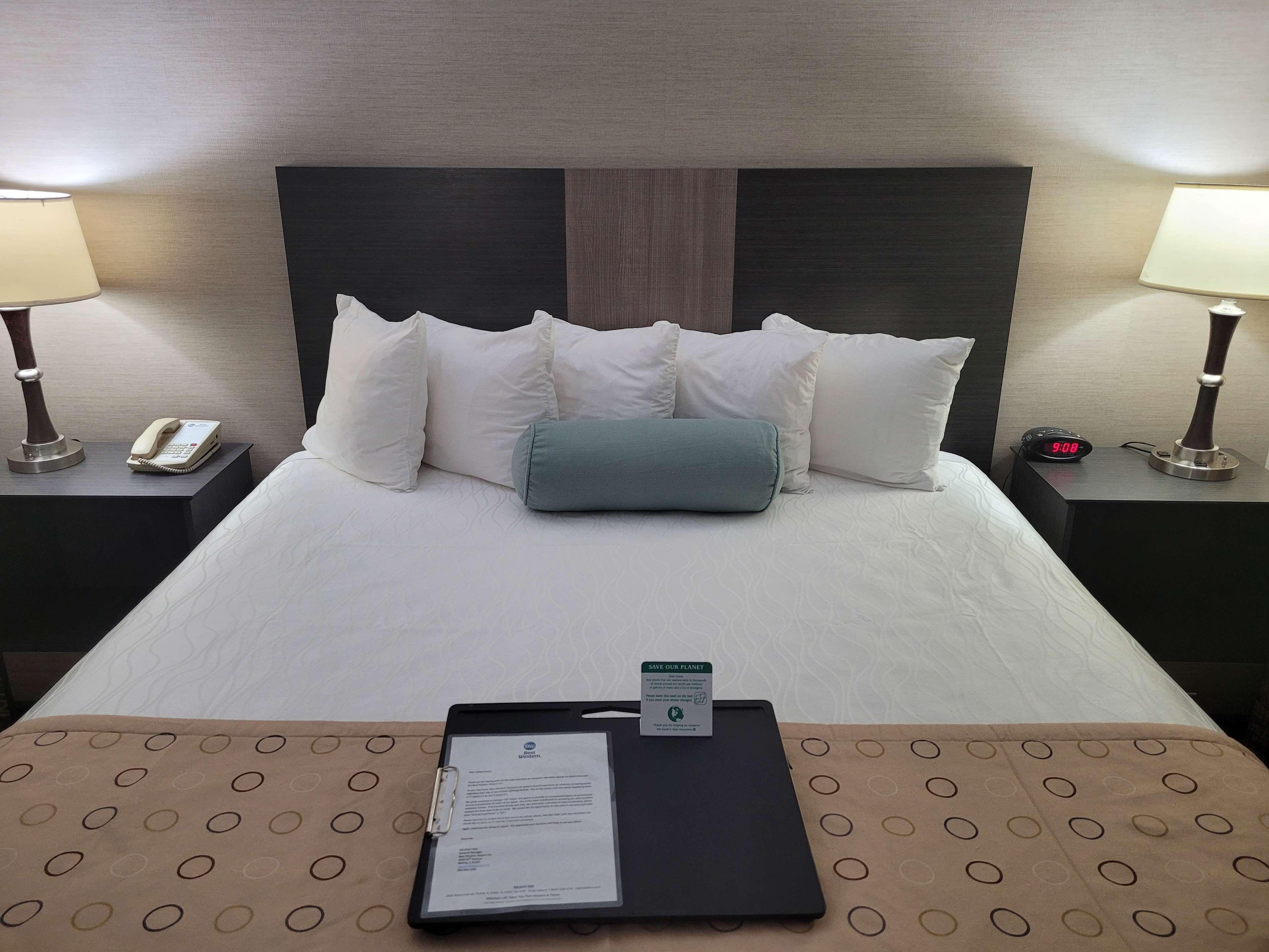 Best Western Airport Inn Moline Esterno foto