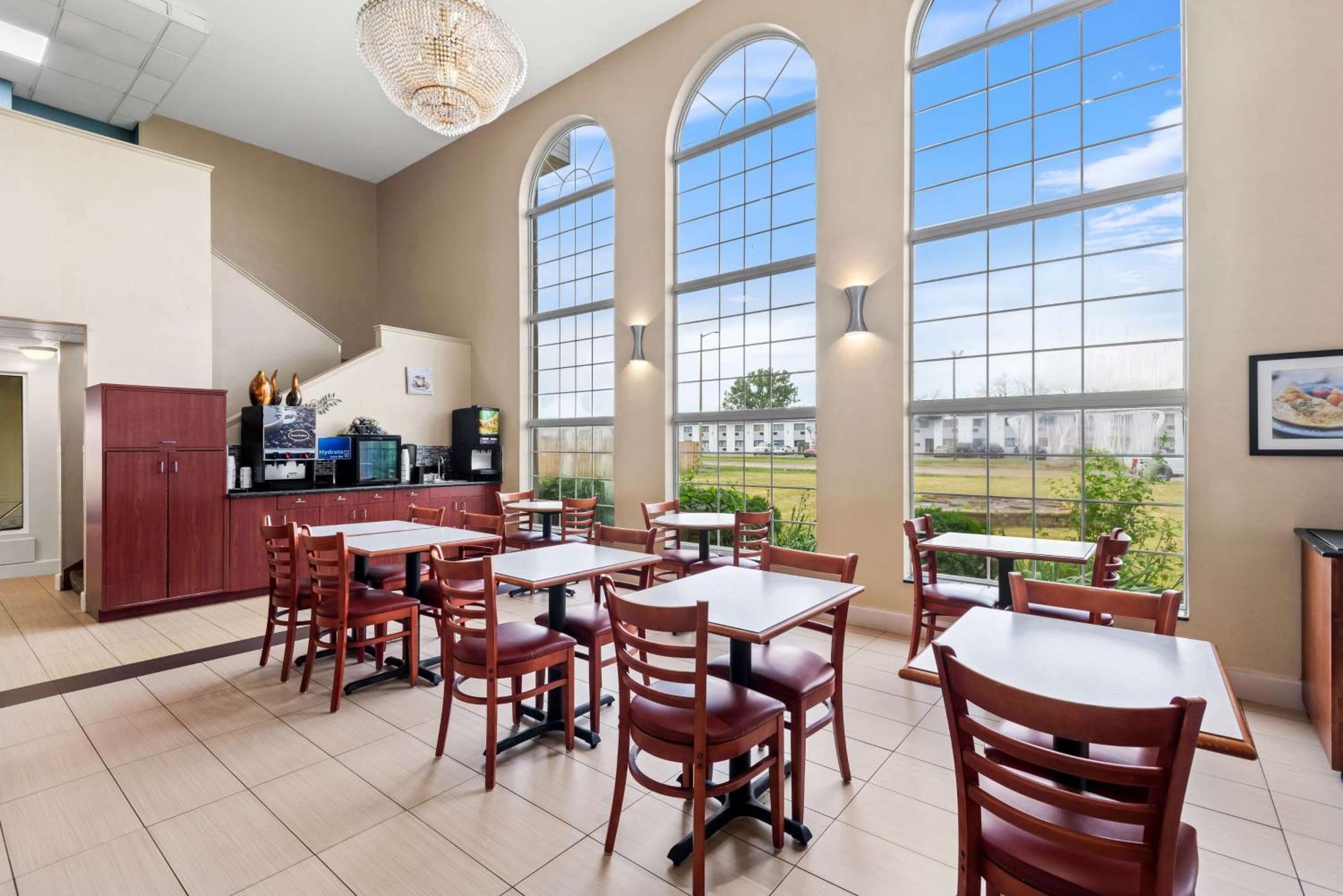 Best Western Airport Inn Moline Esterno foto
